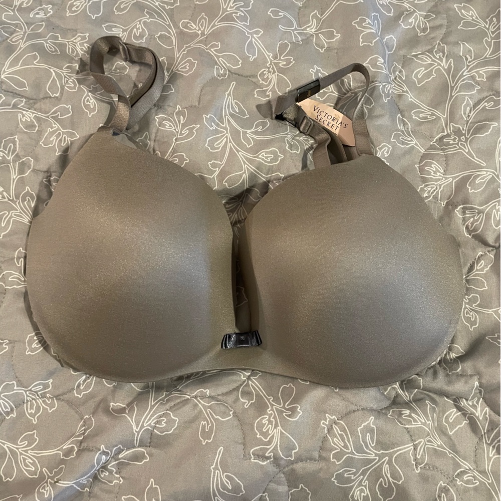 NWT VS Bra